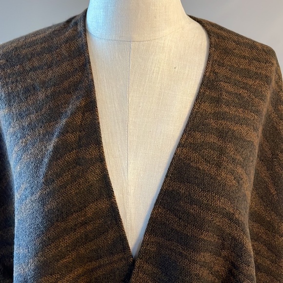 Animal print black brown stripe women’s CAPE / SHAWL / WRAP fringe warm one size - Picture 3 of 7